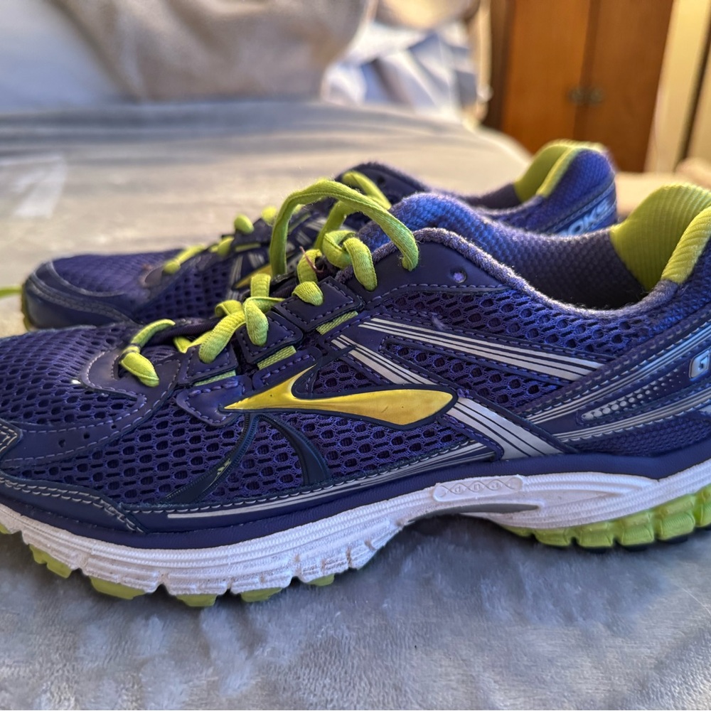 Brooks Adrenaline GTS 13 women shoes size 8.5